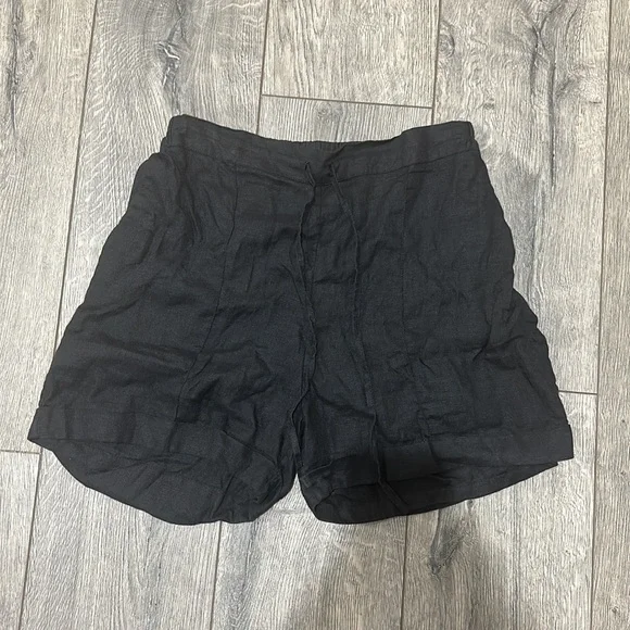 • Sleeper • Women’s Linen Shorts Pleated & Cuffed Black Small - Picture 2 of 5